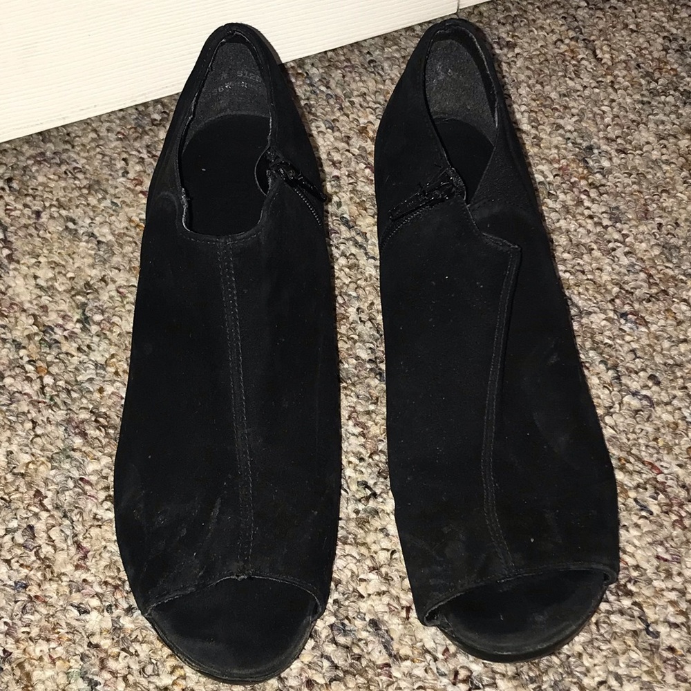 Munro Open-Toed Heels